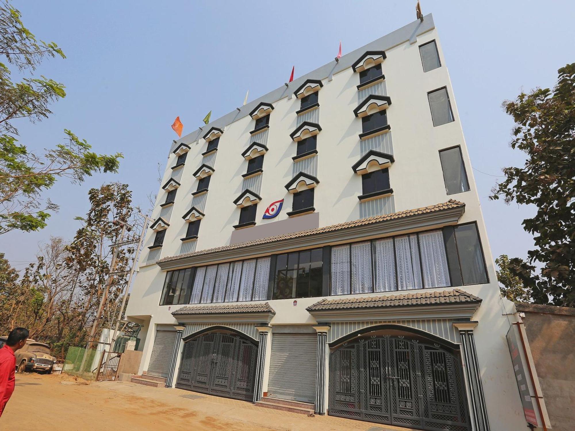 Capital O 11408 Hotel Sai Jagannath Khandagiri Bagian luar foto